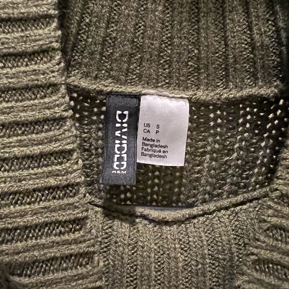 Chunky knit green sweater. Size S. Only worn once. - Picture 2 of 2